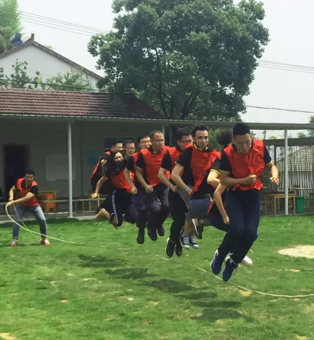 “向梦想出发” 亿万先生mr销售团建活动完善绽放