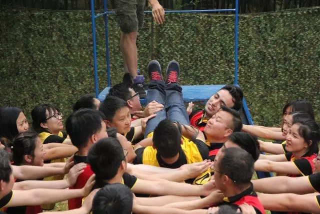 “向梦想出发” 亿万先生mr销售团建活动完善绽放